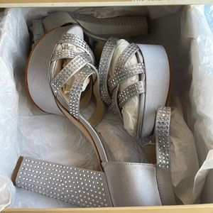 Authentic  💕Michael Kors GORGEOUS Rhinestone  Gorgeous Heels Size 8 Prom?